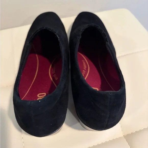 Munro black suede ankle booties - Picture 4 of 7